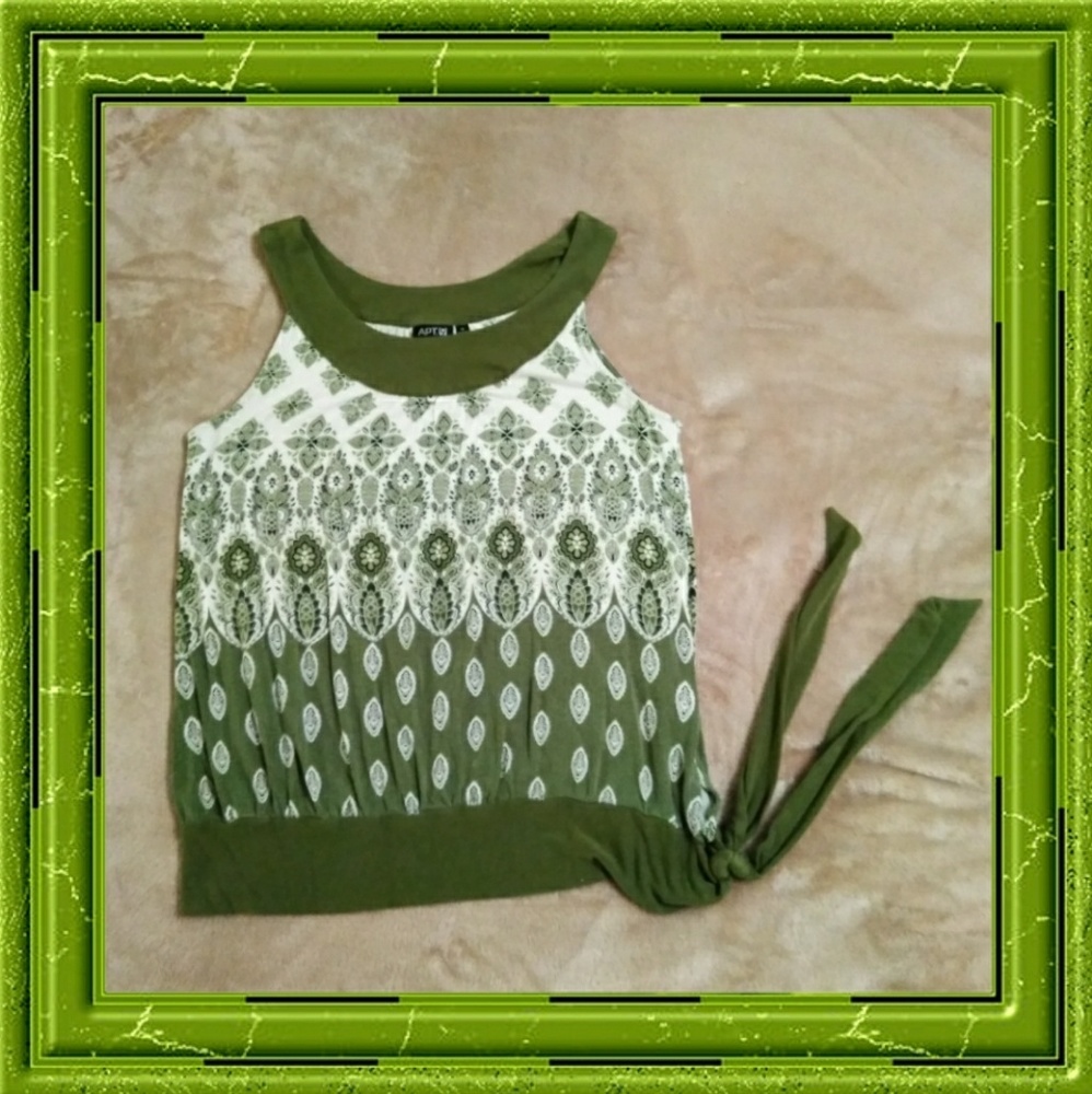 🌺FREE WITH PURCHASE OVER $10***APT.9 PAISLEY TOP